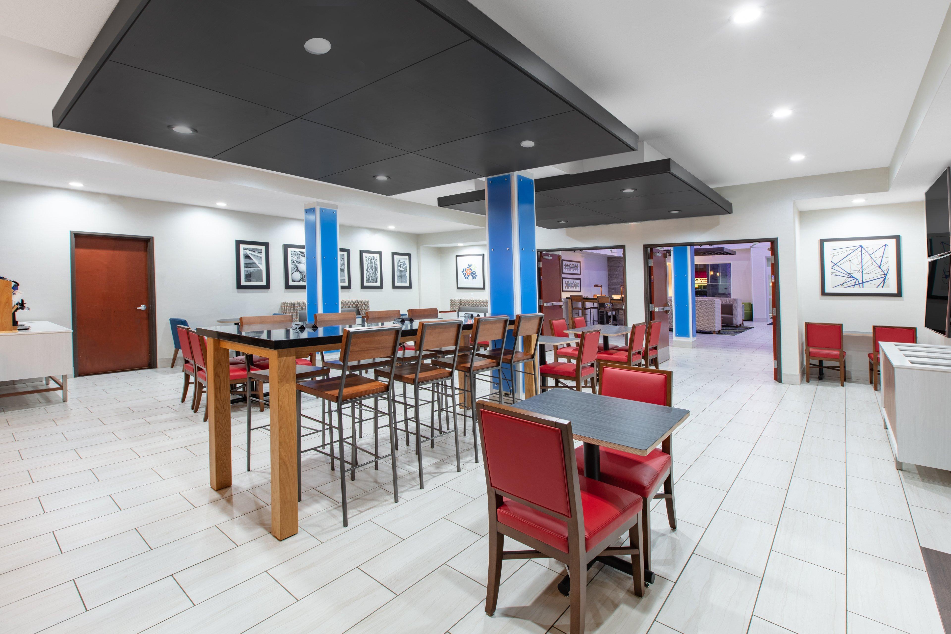 Holiday Inn Express Hotel & Suites Seaside Convention Center By Ihg Exteriör bild