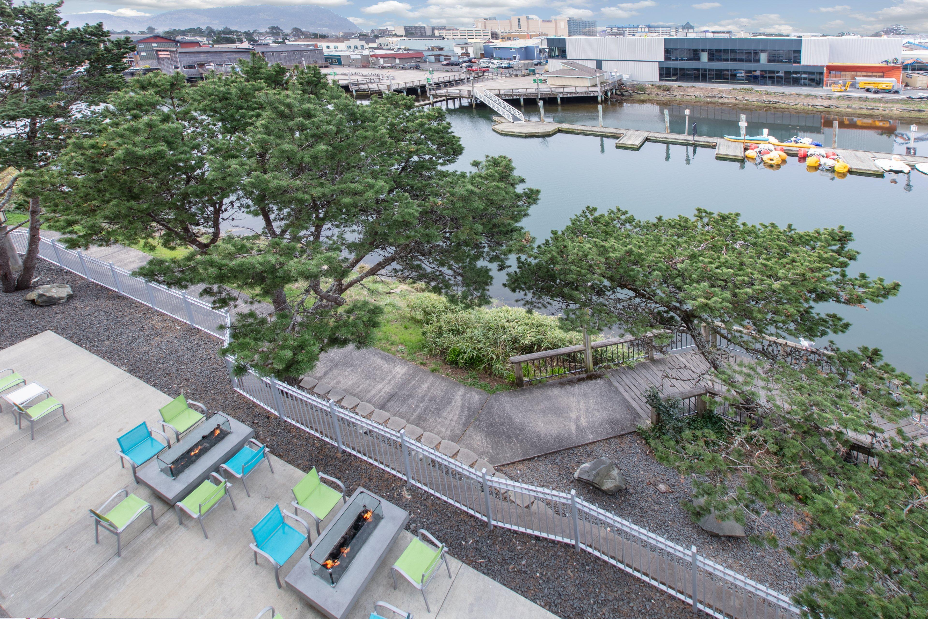 Holiday Inn Express Hotel & Suites Seaside Convention Center By Ihg Exteriör bild