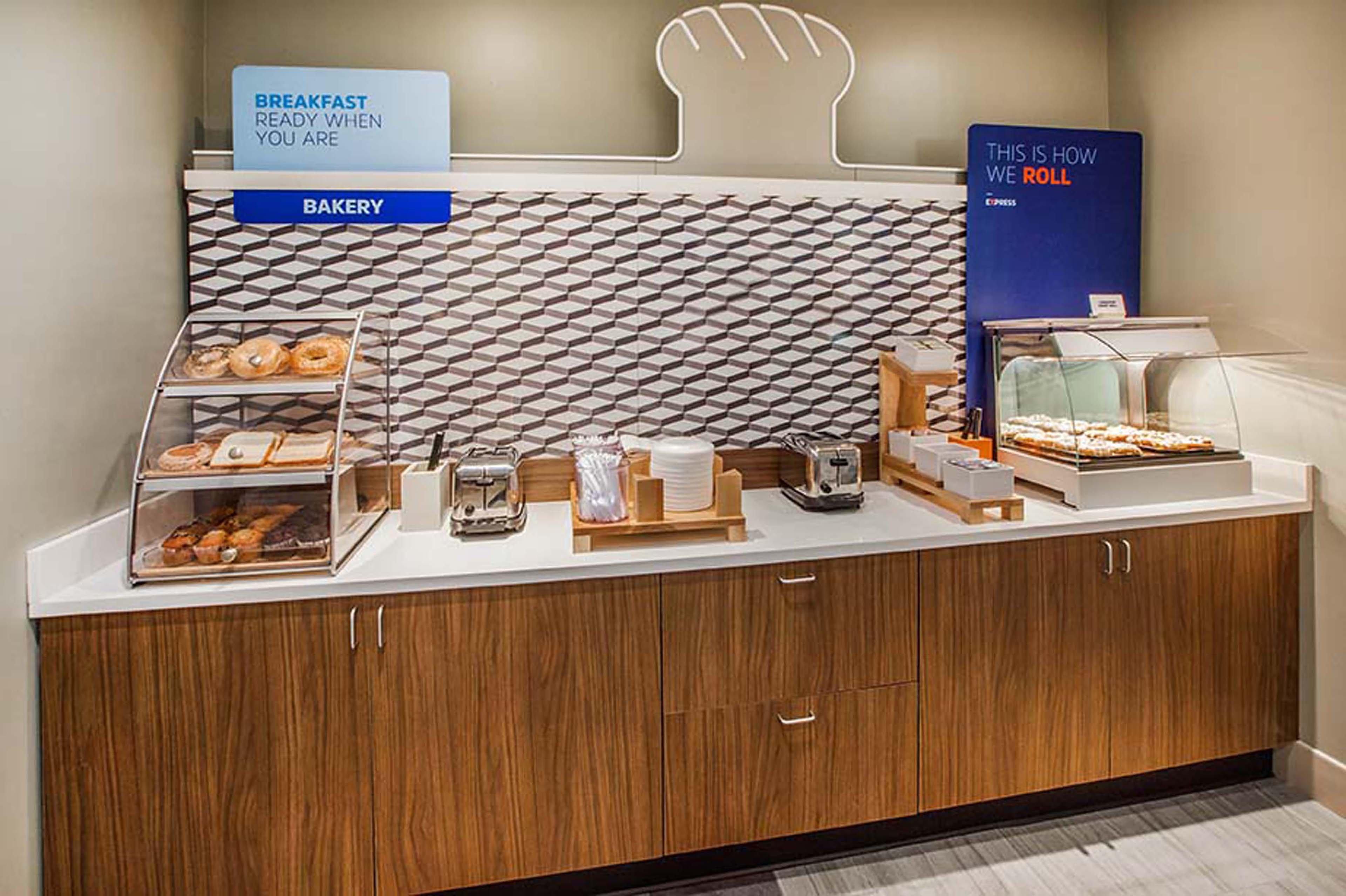 Holiday Inn Express Hotel & Suites Seaside Convention Center By Ihg Exteriör bild