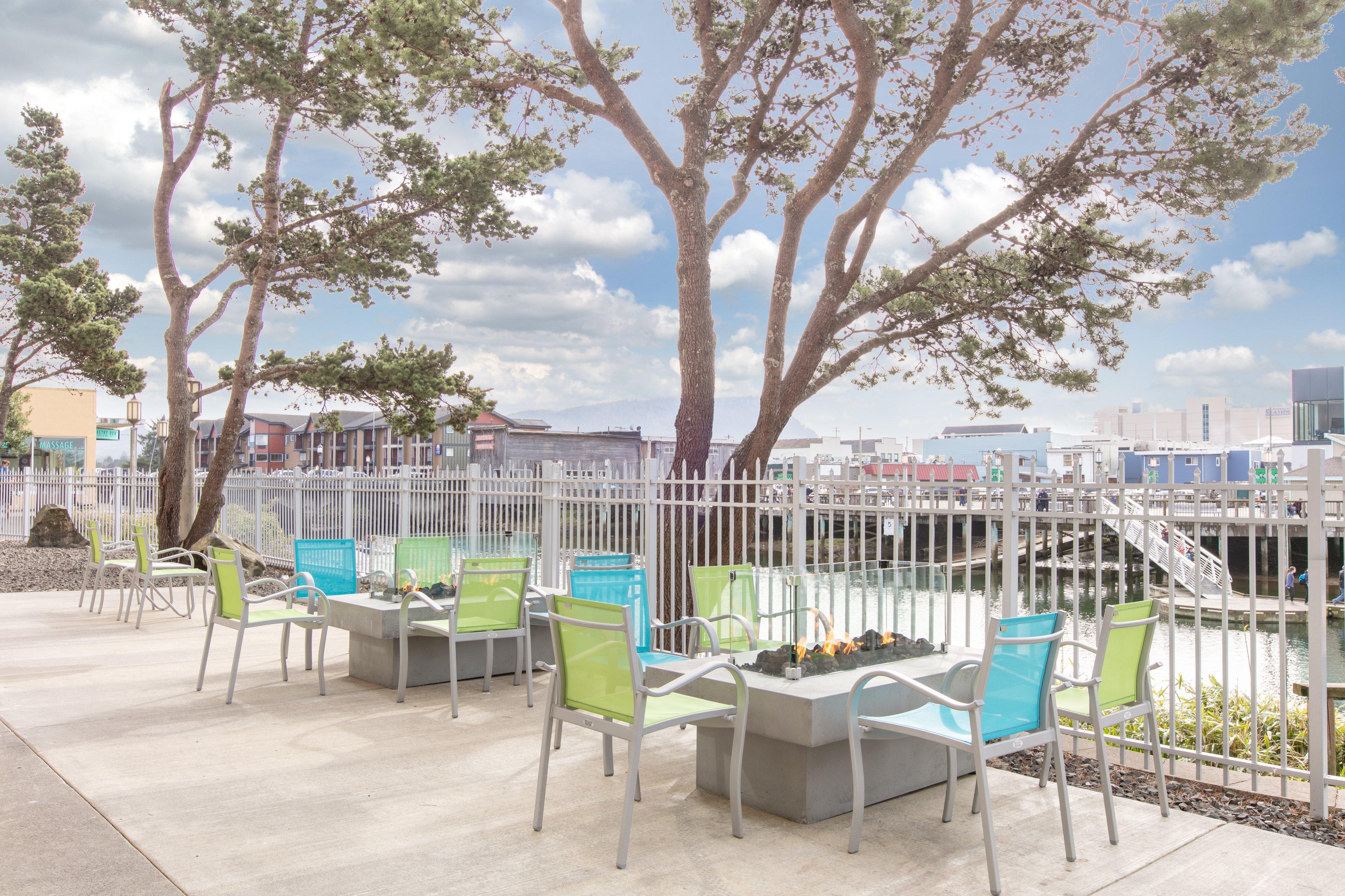 Holiday Inn Express Hotel & Suites Seaside Convention Center By Ihg Exteriör bild